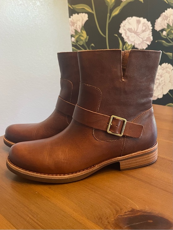 Kork-Ease Shoes - NIB Kork-Ease Women's Brown/Tan Leather Boots with buckles